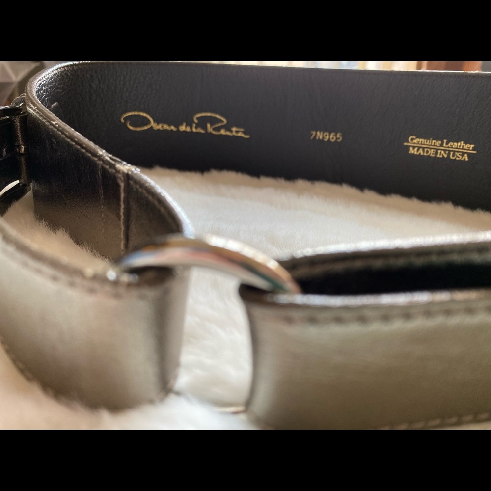 Oscar De La Renta Silver Leather Wide Belt - Picture 3 of 9